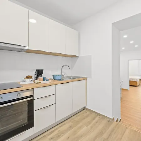 Old Tower Center 2 Apartman *