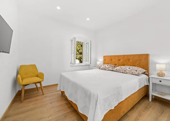 Apartman Old Tower Center 2 *