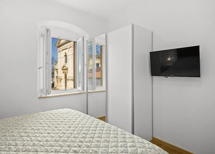 Old Tower Center 2 Apartman Pula