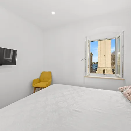 Apartamento Old Tower Center 2 *